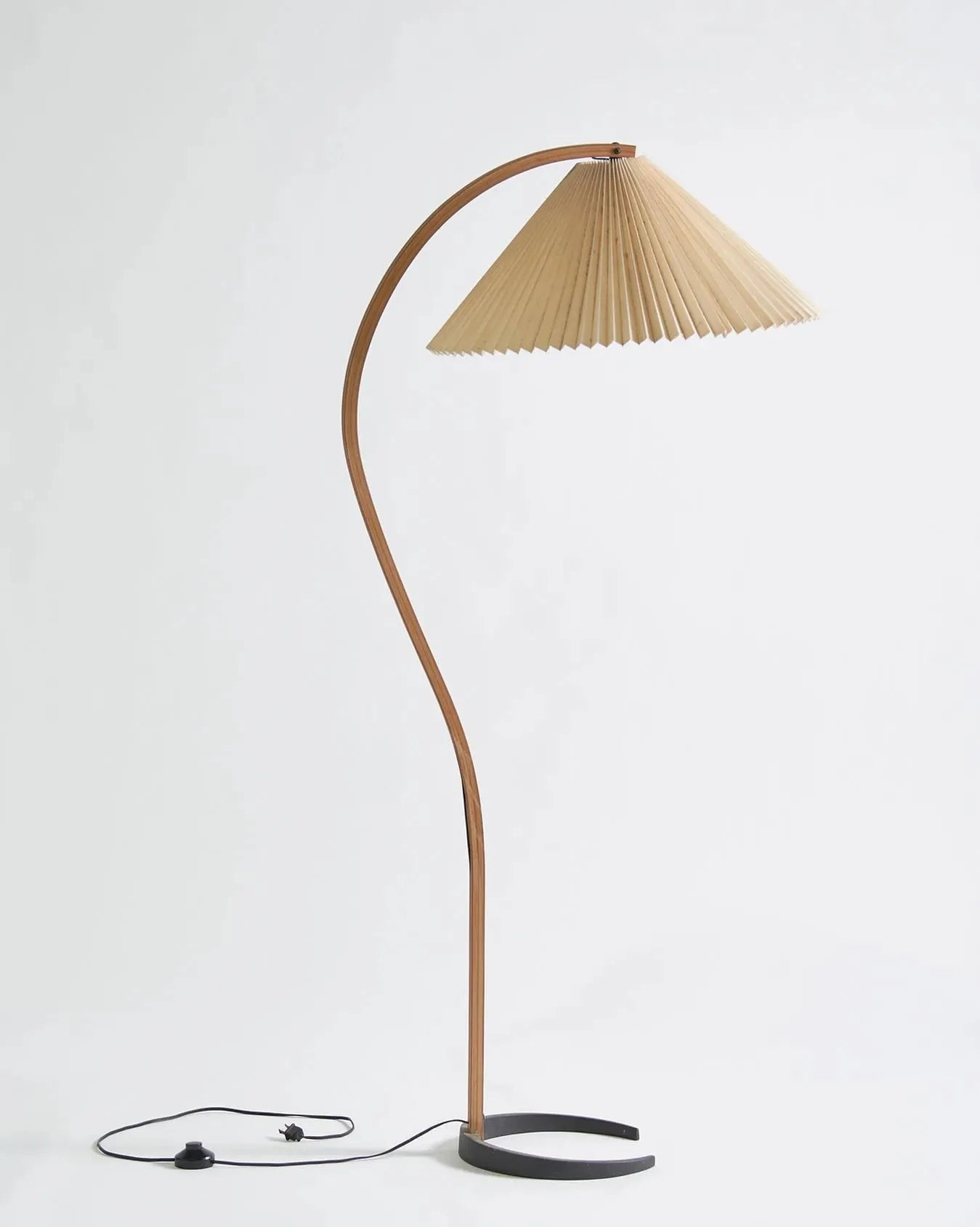 NordicArc Cantilever Floor Lamp